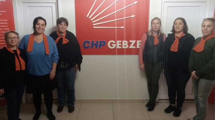 CHP GEBZE BAŞKANI TÜZE'DEN TURUNCU FULAR FARKINDALIĞI