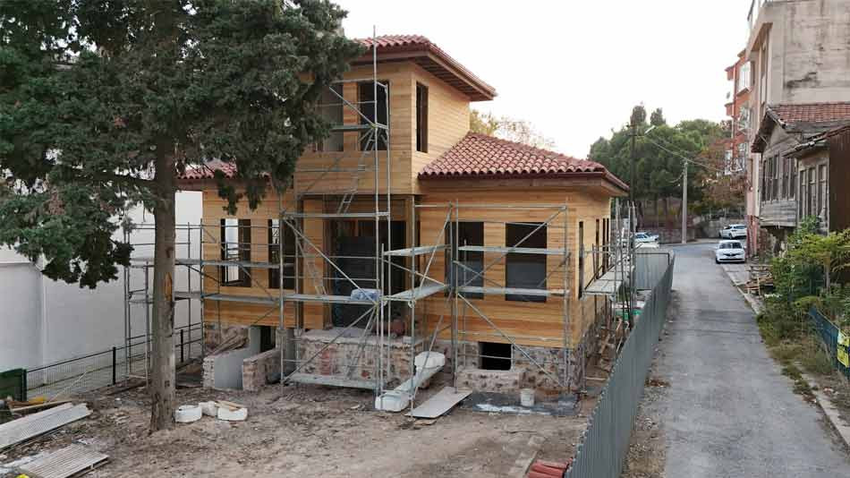 DARICA'DA KOMUTANIN EVİ YENİLENDİ 