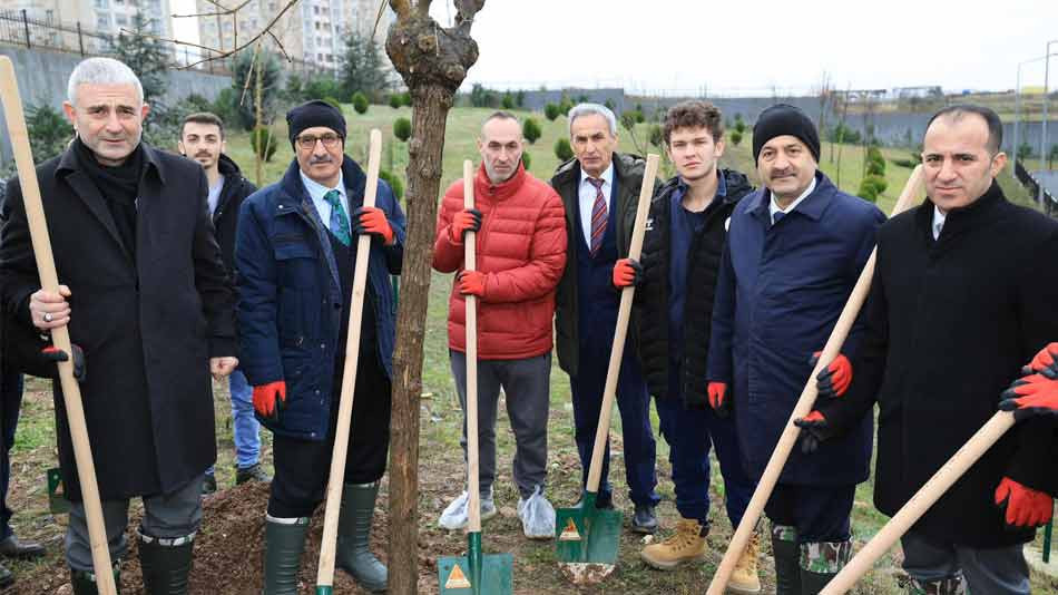 EMRE YAZGAN İÇİN GEBZE'DE FİDAN DİKİLDİ