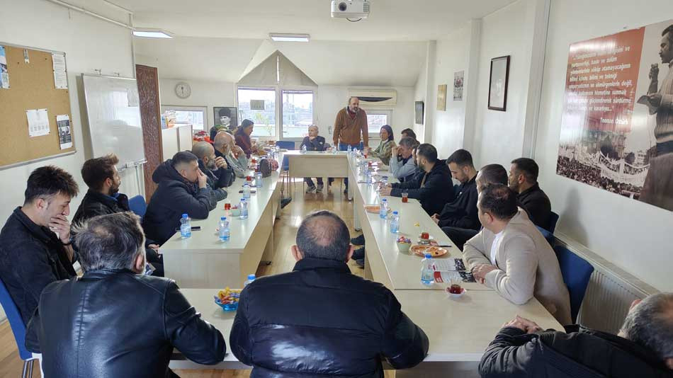 Gebze'de işçilerin ''Barajsız sendika, yasaksız grev, güvenceli iş'' tartışması 